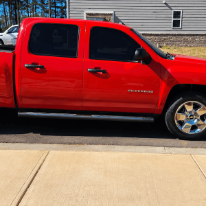 Chevrolet Silverado image 2